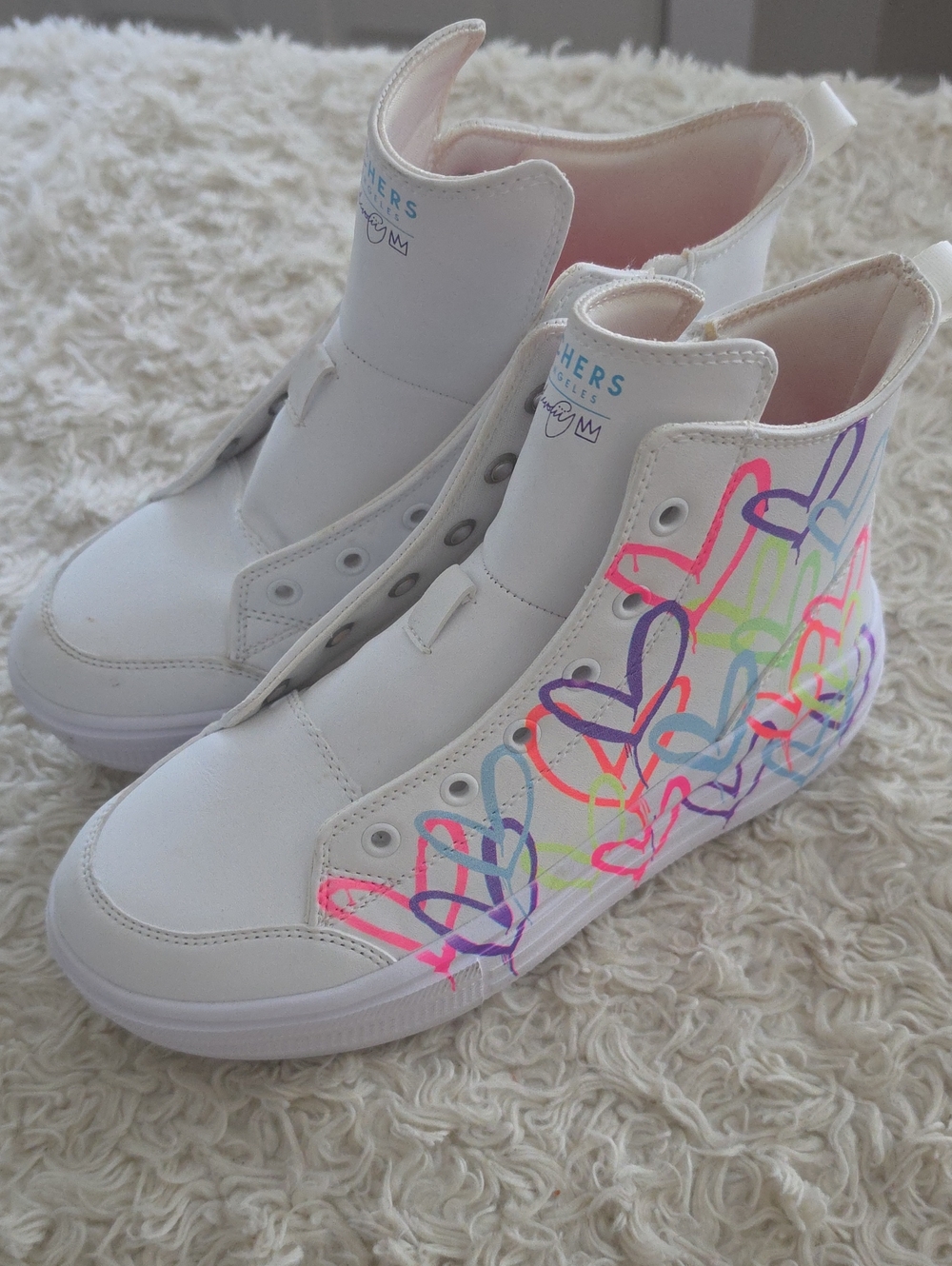 Skechers White High-Top Sneakers with Multicolor Heart Prints
